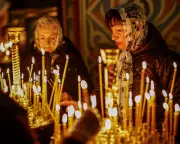 Easter Truce Falters as Russia and Ukraine Exchange Prisoners Amid Violations