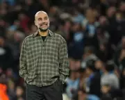 Flannel Shirts Stage a Fashion Comeback: From Grunge to Guardiola