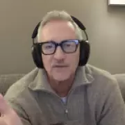 Gary Lineker Defends Chelsea's Enzo Fernandez, Criticizes Rosenior's 'Odd' Decision