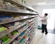 Iran War Sparks 30% Surge in UK Medicine Prices, Pharmacies Warn