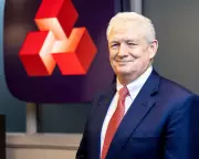 NatWest Chair Defends Climate Policy at Chaotic AGM Amid Protests