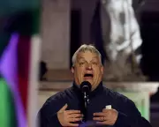 Orbán's Blockade of Ukraine Aid Intensifies Amid Global Turmoil