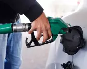 Retail Sales Rise as UK Motorists Spend on Fuel
