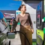 Rising Fuel Costs Force Parents to Consider Electric Vehicles for School Run