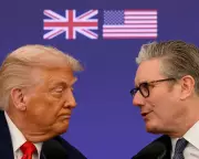 Trump Compares Starmer to Neville Chamberlain Over Iran Stance