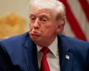 Trump's Unpredictable Diplomacy Disrupts Critical Iran Nuclear Negotiations