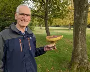 Virologist Robin Weiss, Pioneer of HIV Research and Testing, Dies at 86