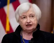 Yellen Compares Trump's Rate Cut Push to 'Banana Republic' Tactics