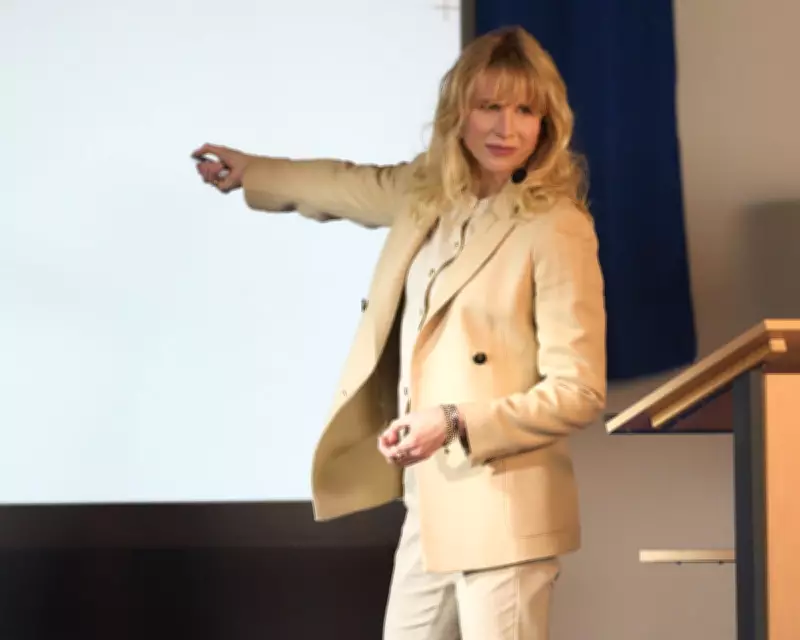 Amandaland Season 2: Lucy Punch Returns as Insufferable Amanda