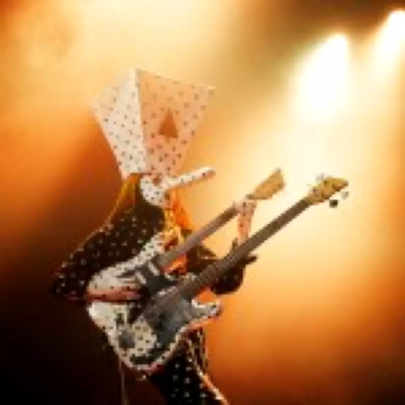 Angine de Poitrine Live: Time-Travelling Duo Wows London with Bizarre Show
