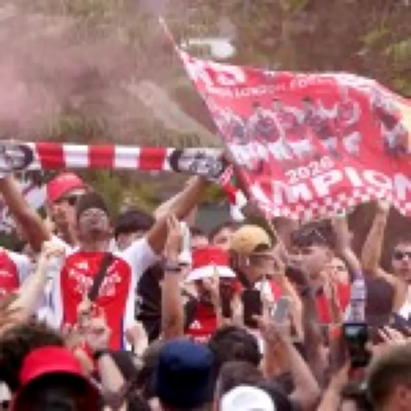 Arsenal Trophy Parade Causes Severe Delays on London Overground