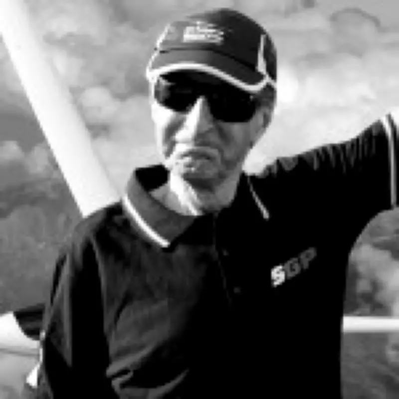 British Glider Pilot Dies in Crash During Italian Competition