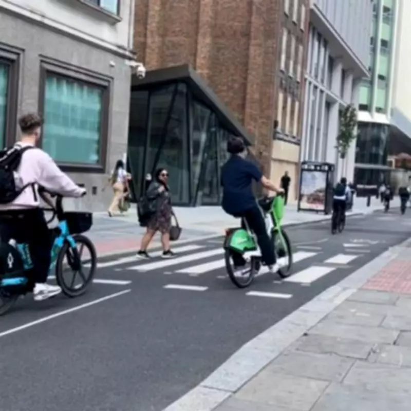 City of London Cycleway to Proceed Amid Floating Bus Stop Concerns