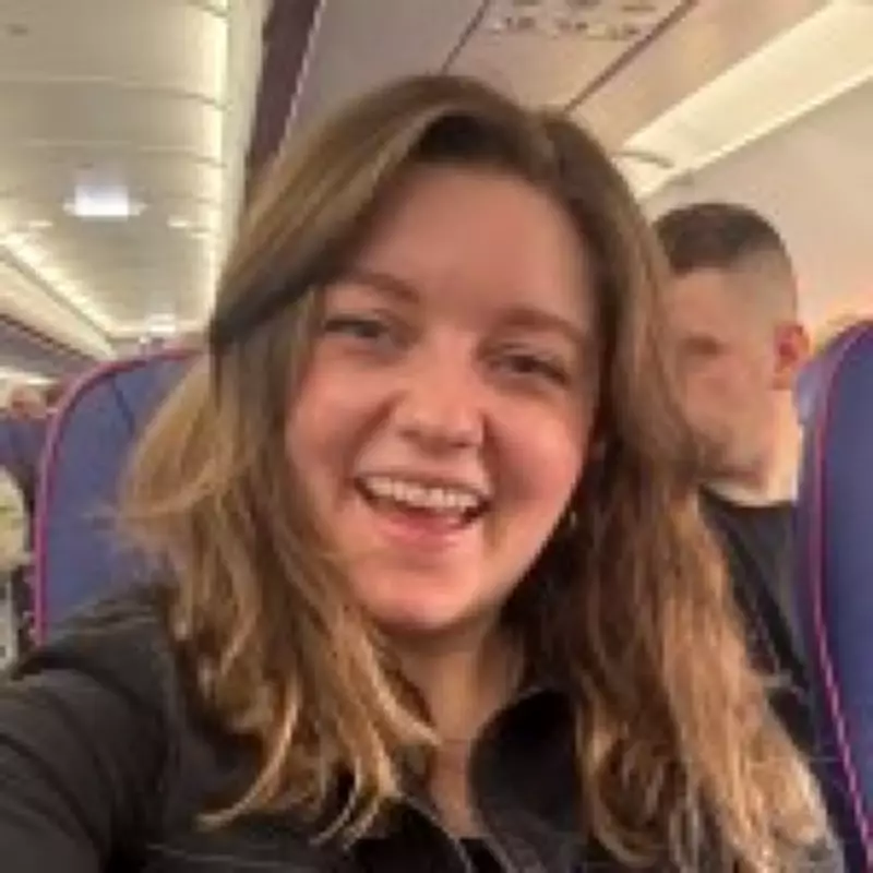 Clever Neck Pillow Hack Saves Traveler from Airline Luggage Fees