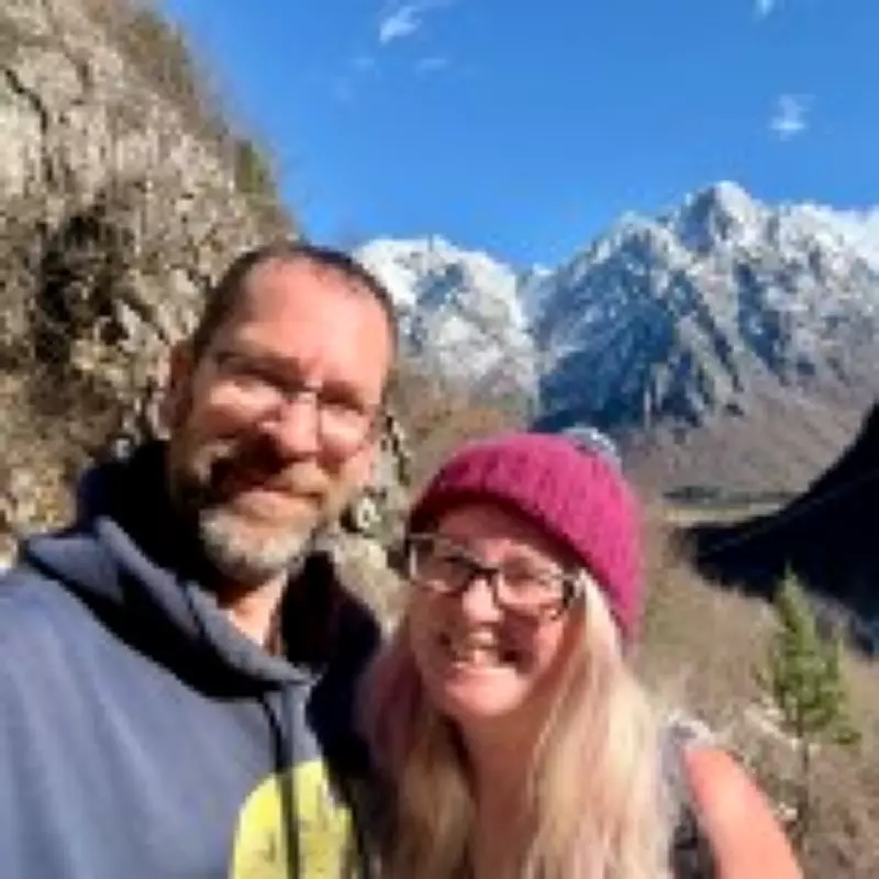 Couple Sells Everything, Travels World on £30 a Day in Campervan