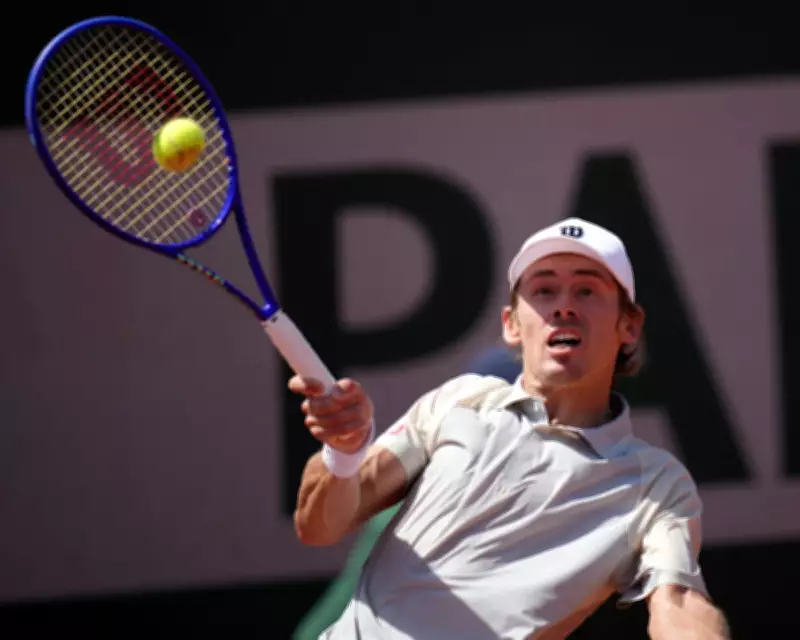 De Minaur Cruises at French Open; Kasatkina Bounces Back