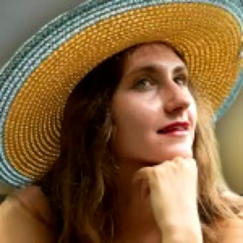 Divorcée Summer 2026: Why Women Embrace the Fabulous Lifestyle Trend