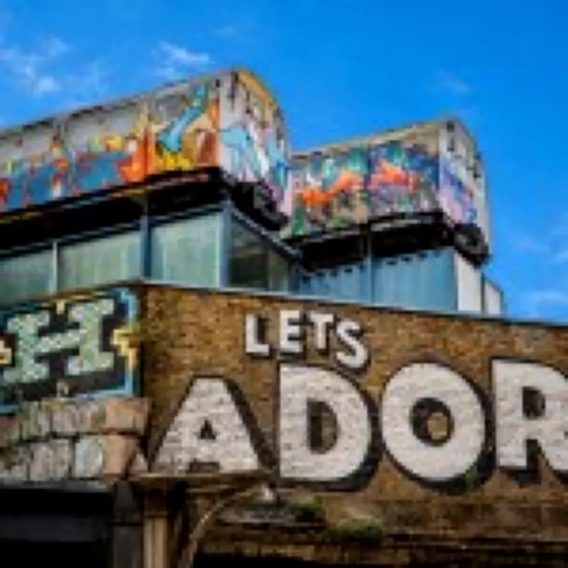 Former Tube Trains Become Rooftop Bar in Shoreditch This Summer