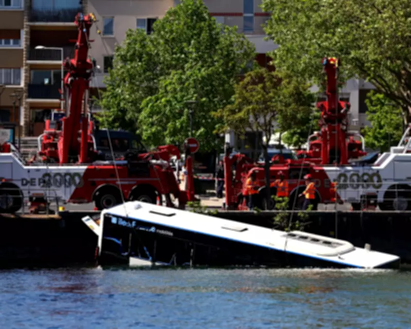 Four Rescued After Bus Plunges into Seine Near Paris