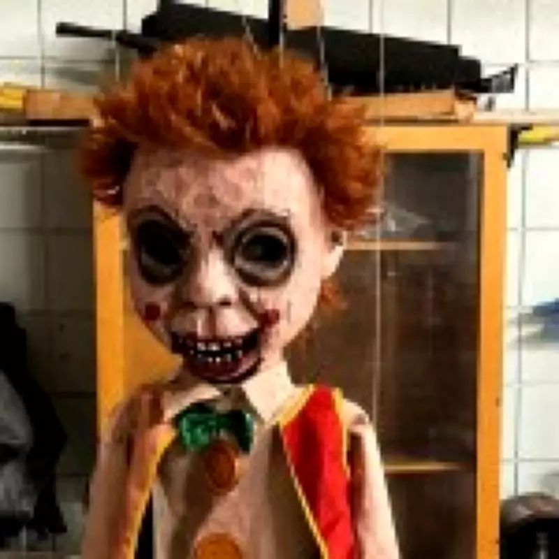 Giant Nightmare Clown Puppet Appears at Police Station, Owner Unknown