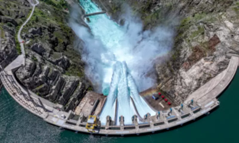 Global Photos: Dam Spillways, Eid Prayers, and Protests