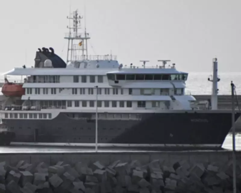 Hantavirus-Hit MV Hondius Evacuated in Tenerife as Tourists Flock to See Ship
