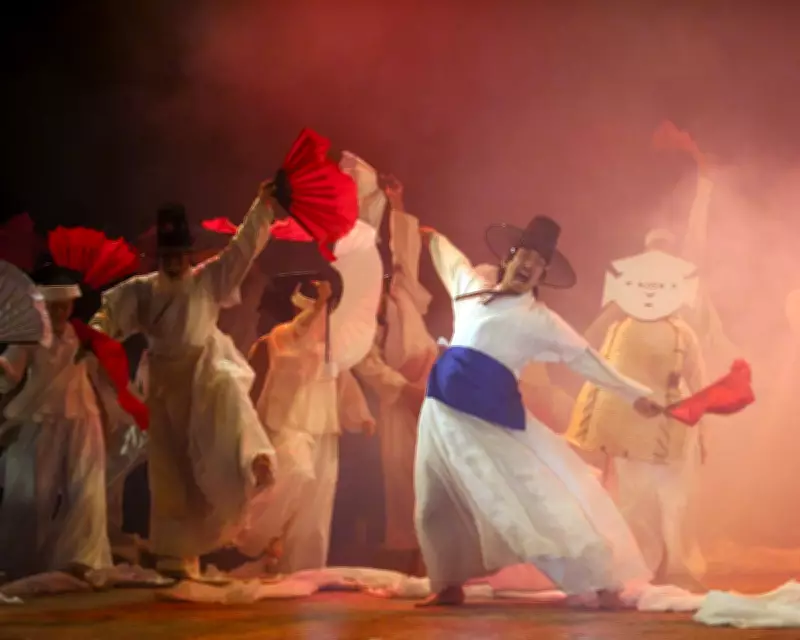 How to Translate Shakespeare: A Review of Daniel Hahn's 'If This Be Magic'