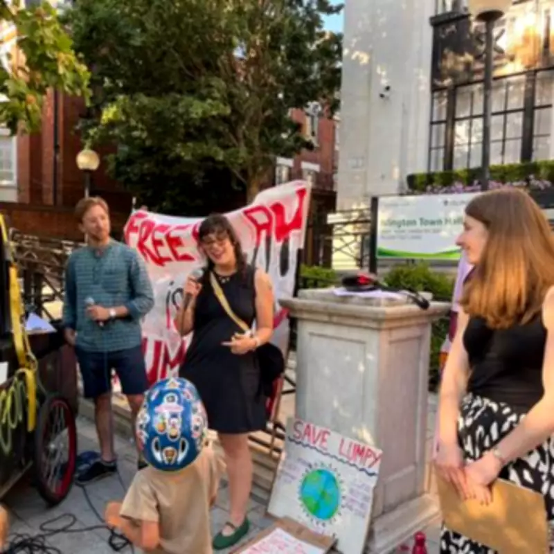Islington Families Protest Nursery Closure with Picnic at Town Hall