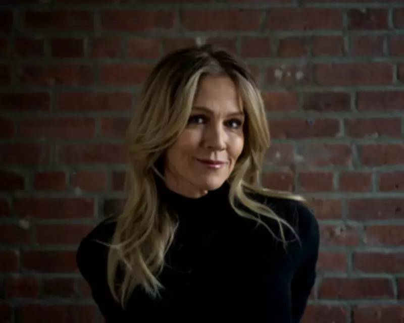 Jennie Garth on 90210 Fame, Midlife Crisis, and Her New Memoir 'I Choose Me'