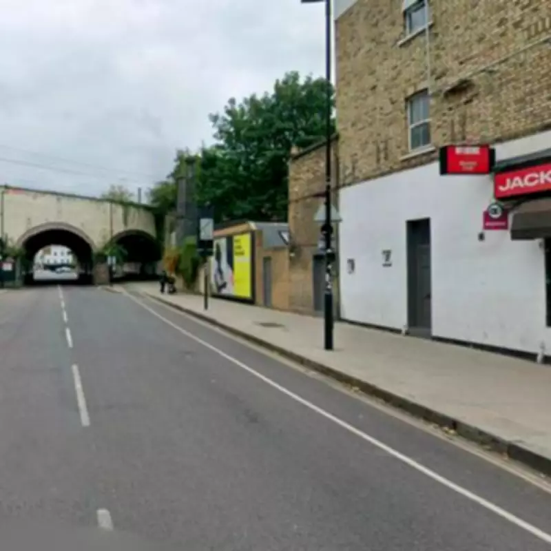 Man Hospitalised After Stabbing in Islington; Air Ambulance at Scene