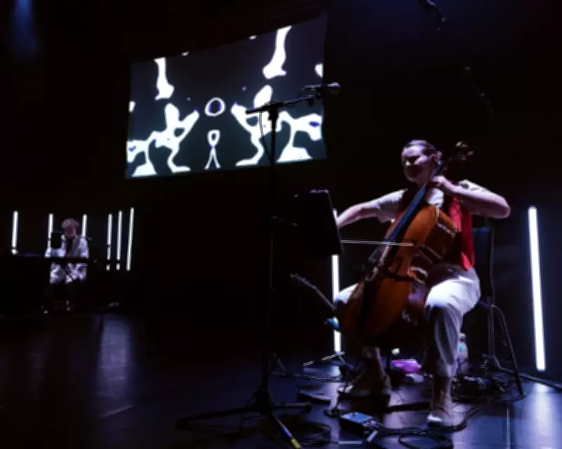 Papillons Review: Manchester Collective and Laura van der Heijden's Mesmerizing Performance