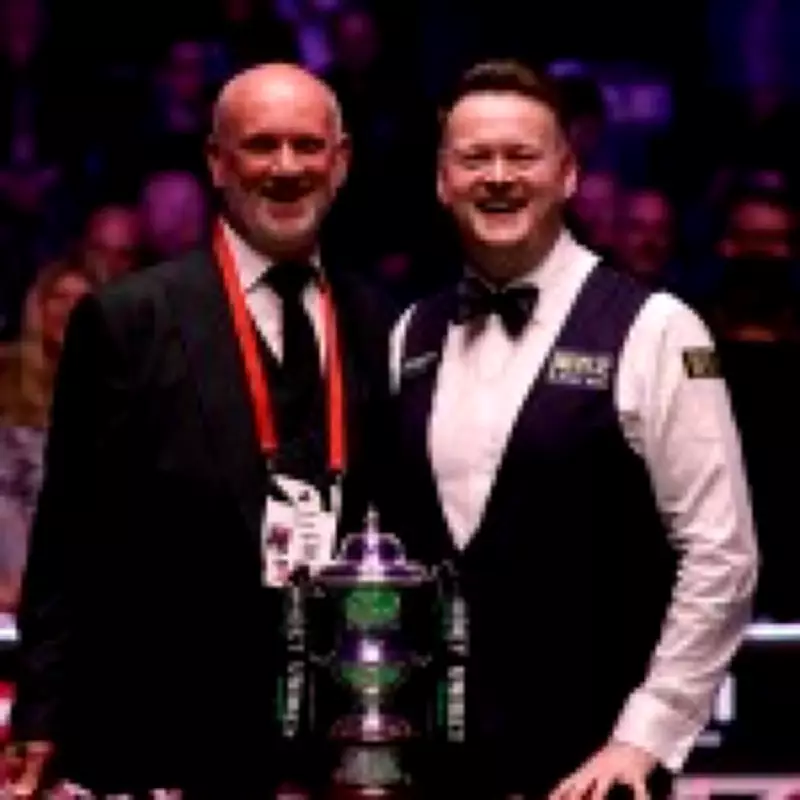 Peter Ebdon's Noisy Support Boosts Shaun Murphy at Crucible