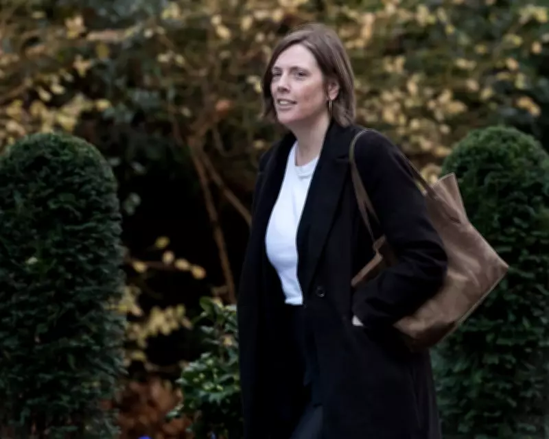 Phillips Quits, Accuses Starmer of Stalling on Child Online Safety