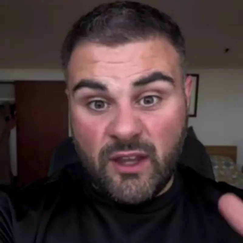 Side Hustle Vending Machine Earns Man £43,000 in Extra Annual Income