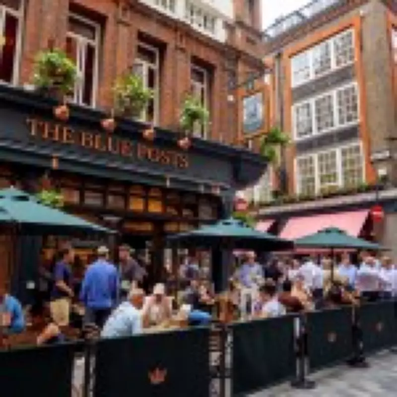 Snaking in Pubs: The Queue Trend That's Driving Brits Mad