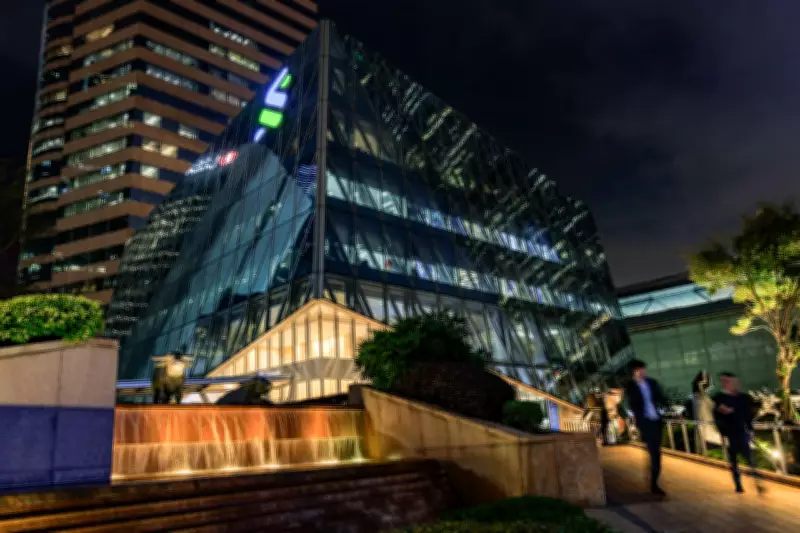 Standard Chartered Plans Thousands of Back-Office Job Cuts in AI Push