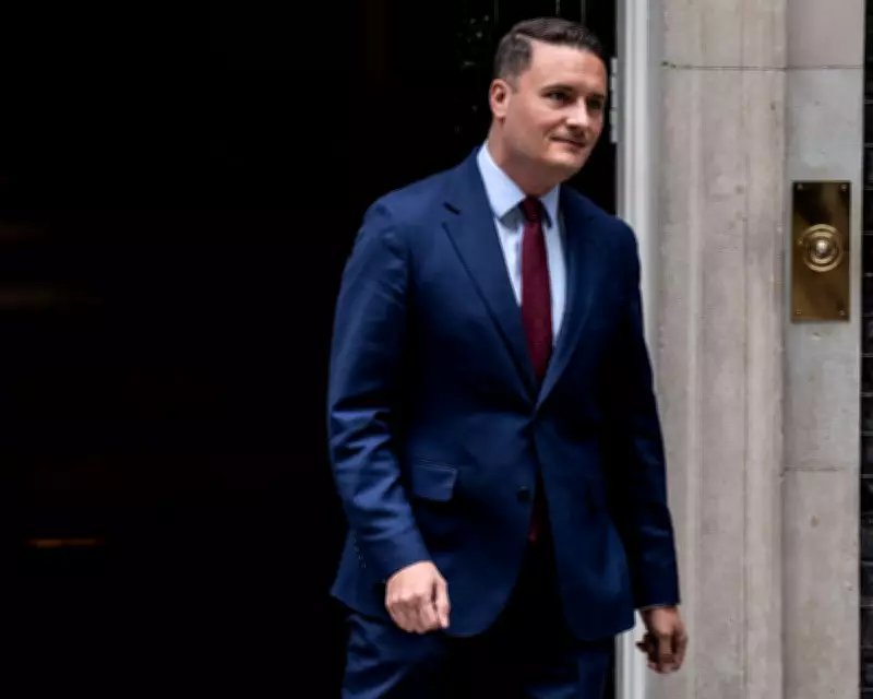 Streeting Meets Starmer for 16 Minutes Amid Leadership Crisis