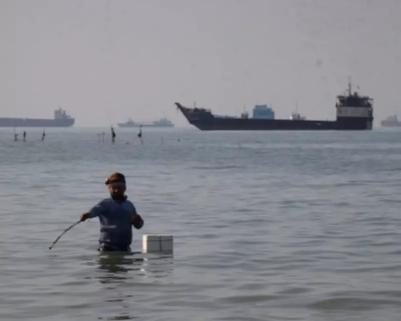 Trump: US Navy to Guide Ships Through Strait of Hormuz