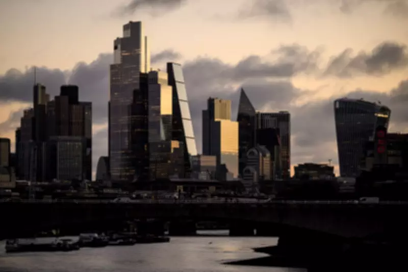 UK Businesses Cut Jobs for 19 Months as Growth Holds Up Despite Inflation