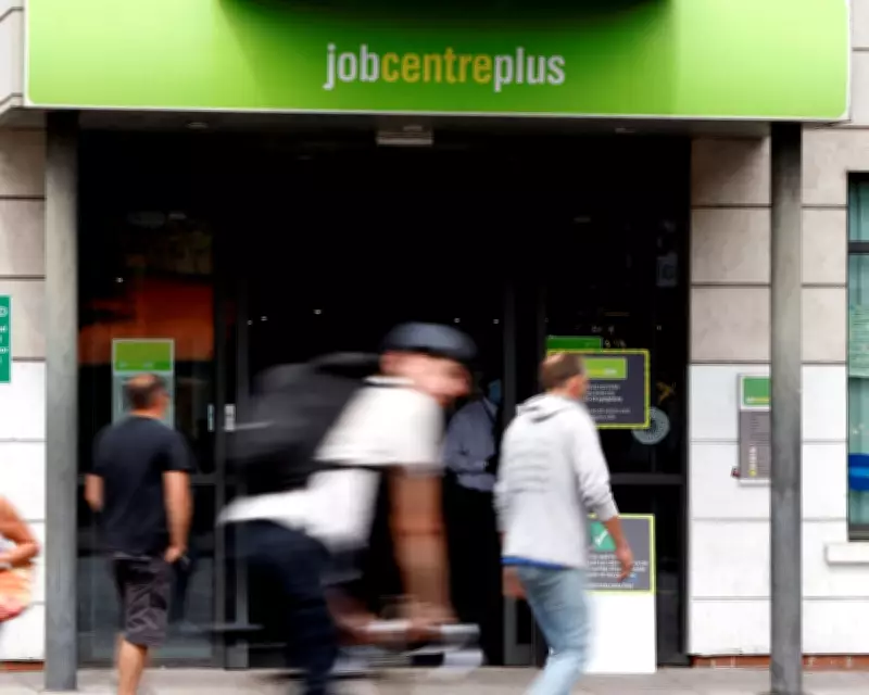 UK Unemployment Rises to 5% as Iran War Squeezes Firms and Wage Growth Slows