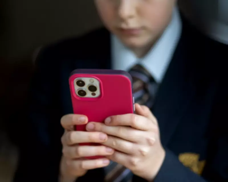 US Study Finds Phone Bans in Schools Have 'Close to Zero' Impact on Learning