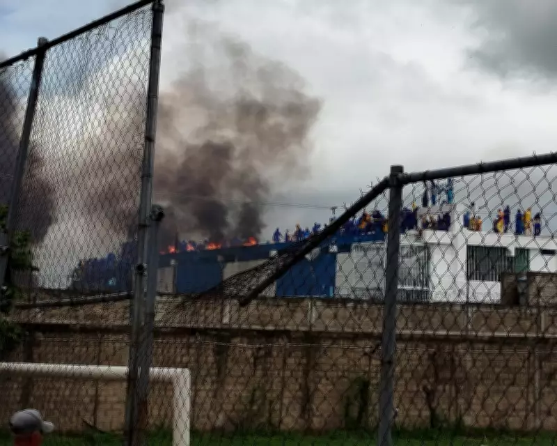 Venezuela Inmates Occupy Prison Roof, Set Mattresses on Fire to Protest Abuses