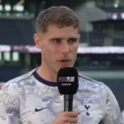 Micky van de Ven hints at Tottenham stay after Liverpool transfer links