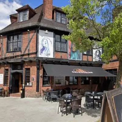 Peckham's Old Nun's Head Named London's Best Pub 2025 with Massive Beer Garden