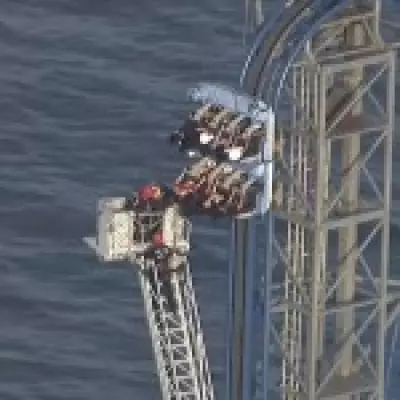Texas Rollercoaster Strands Students 100ft Above Near-Vertical Drop