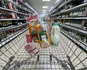 80% of Britons Worried Iran Conflict Will Raise Food Prices, Poll Finds
