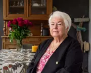 85-Year-Old French Woman Recalls Ordeal in US Immigration Detention