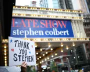 America Says Goodbye to Stephen Colbert and The Late Show