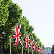 Armed Police Evacuate Horse Guards Parade Near Buckingham Palace