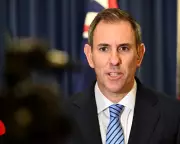 Australia Inflation Eases to 4.2% but Rate Hike Risk Remains